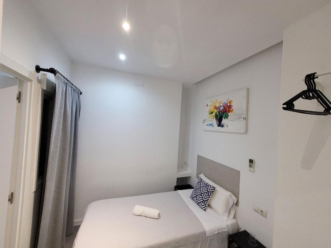 Ayz Frailes - Auto Check-In Property (Adults Only) Málaga Exteriör bild