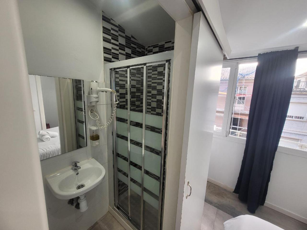 Ayz Frailes - Auto Check-In Property (Adults Only) Málaga Exteriör bild