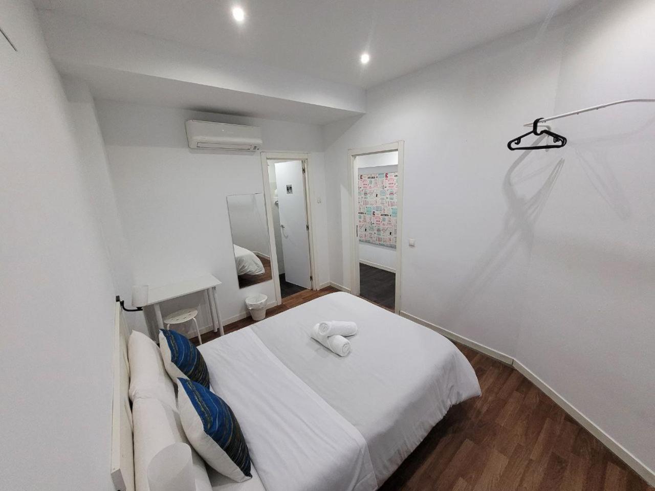 Ayz Frailes - Auto Check-In Property (Adults Only) Málaga Exteriör bild