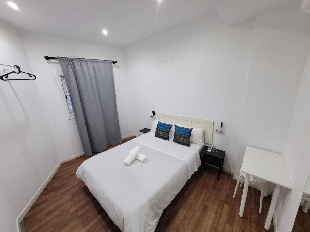 Ayz Frailes - Auto Check-In Property (Adults Only) Málaga Exteriör bild