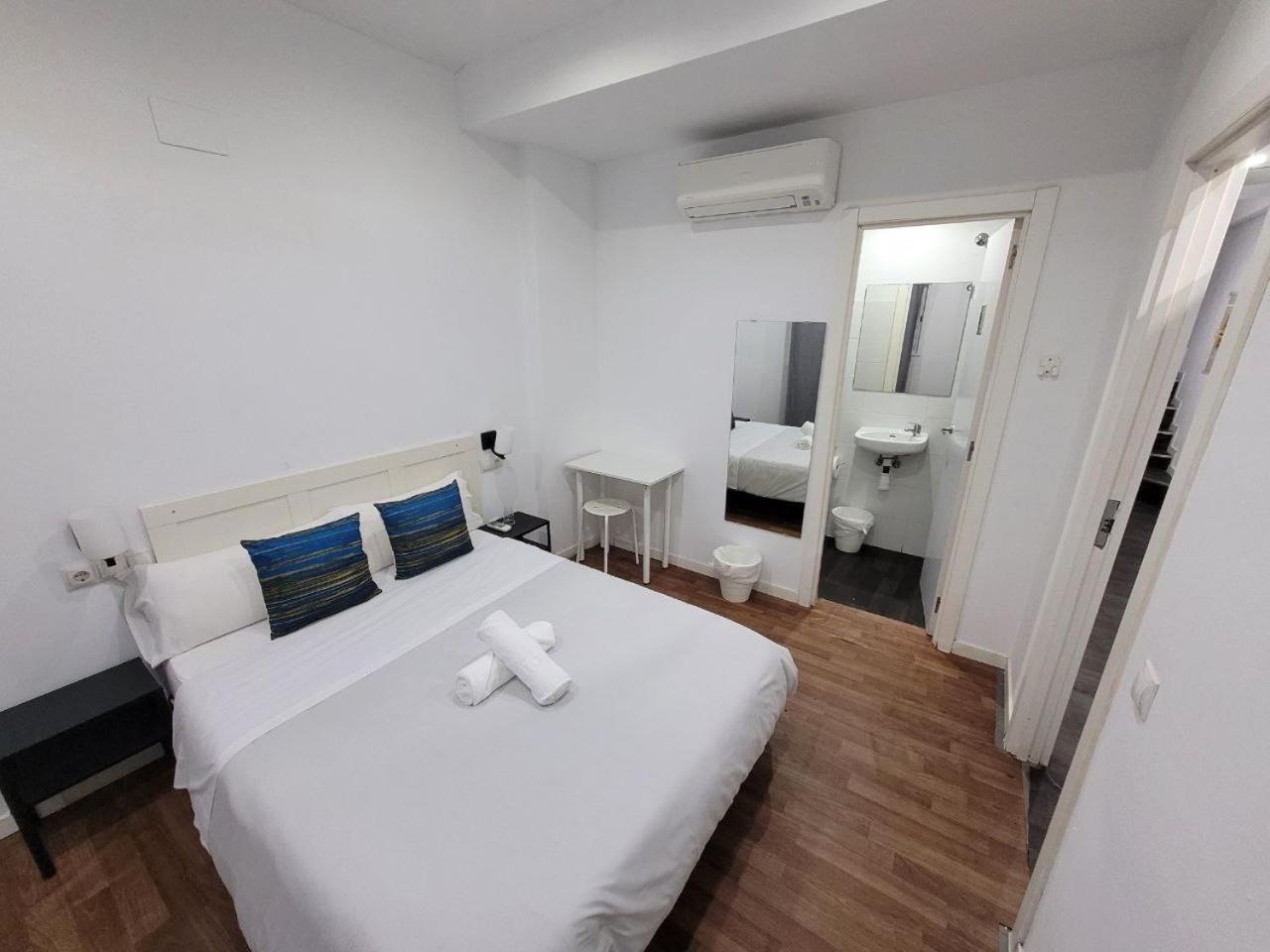Ayz Frailes - Auto Check-In Property (Adults Only) Málaga Exteriör bild