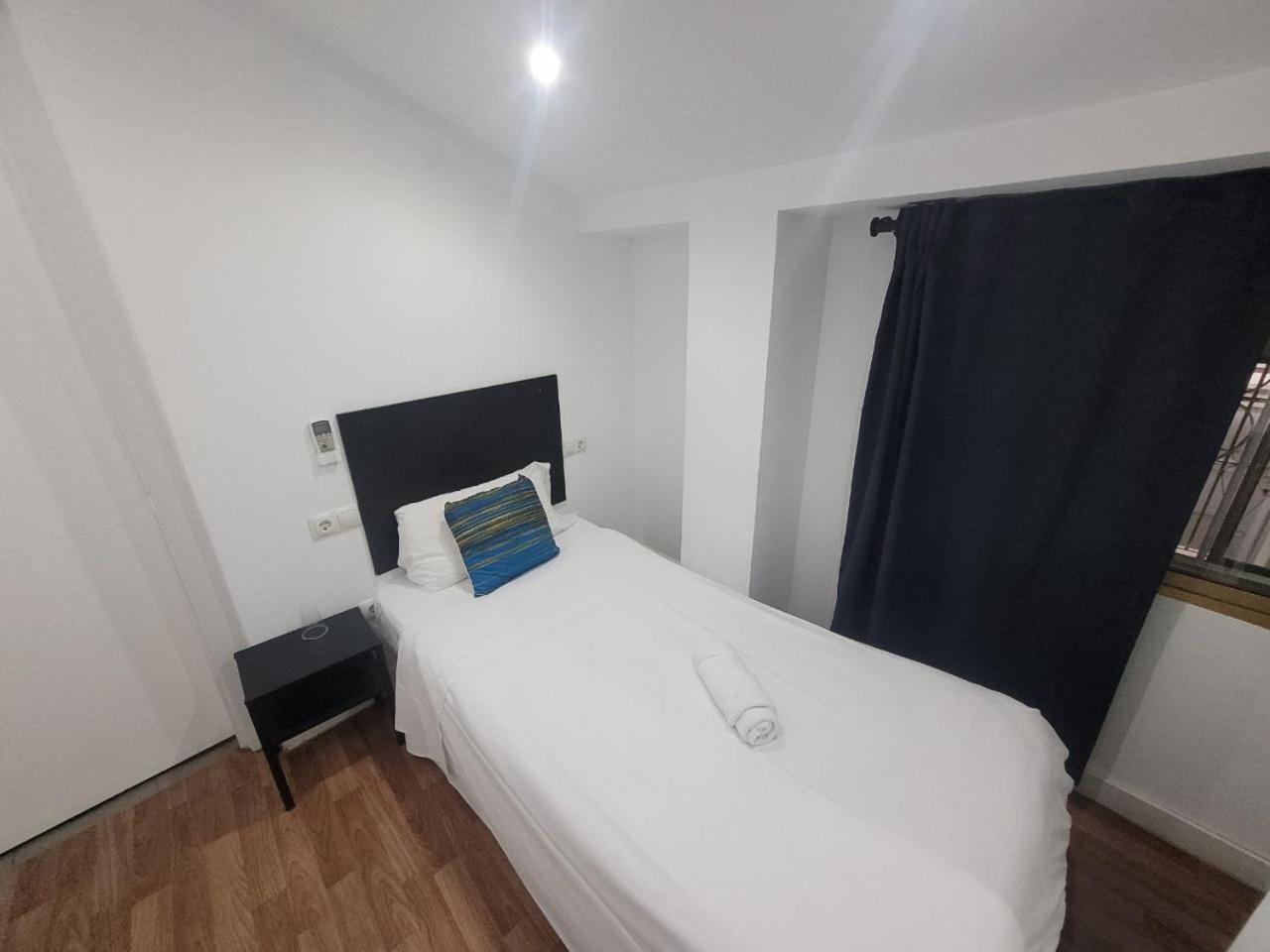 Ayz Frailes - Auto Check-In Property (Adults Only) Málaga Exteriör bild
