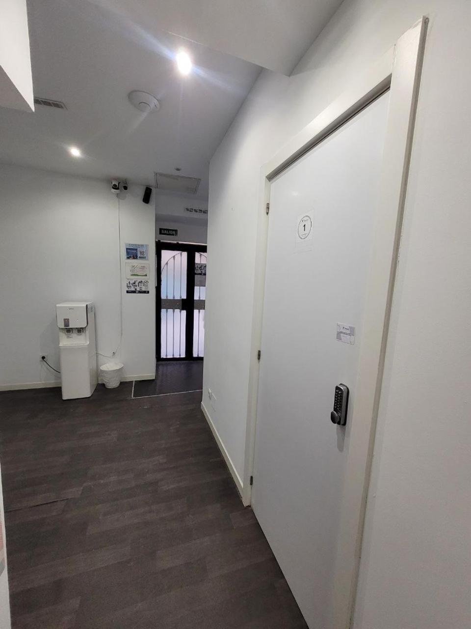 Ayz Frailes - Auto Check-In Property (Adults Only) Málaga Exteriör bild